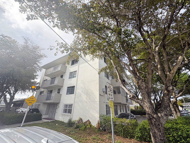 755 BLDG CONDO photo 2